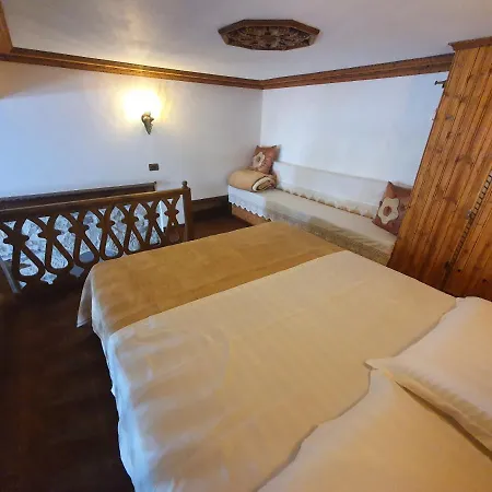 Riva Apartmán Gjirokastër