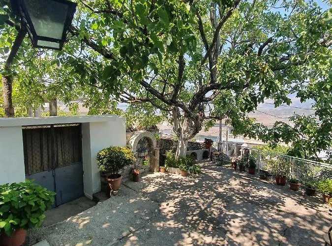 Riva 公寓 Gjirokastër